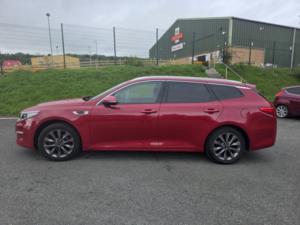 2017 Kia Optima 1.7 Crdi 2 in Red — image 3