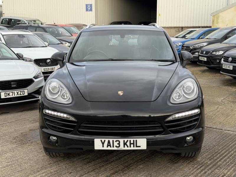 2013 Porsche Cayenne 3.0 Td V6 in Black — image 1