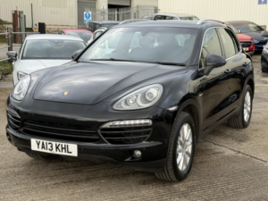 2013 Porsche Cayenne 3.0 Td V6 in Black — image 2