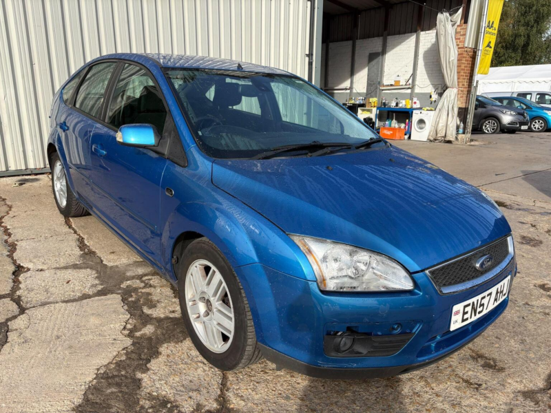 2007 Ford Focus 1.6 Ghia 5dr in Blue — image 1