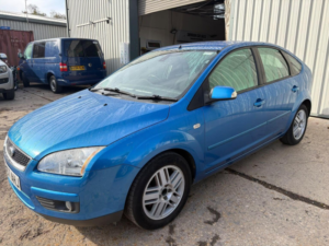 2007 Ford Focus 1.6 Ghia 5dr in Blue — image 3