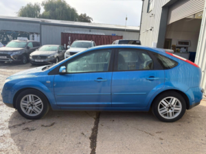2007 Ford Focus 1.6 Ghia 5dr in Blue — image 6