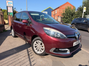 2015 Renault Scenic 1.5 Dci Energy Dynamique Tomtom Euro 5 (s/s) 5dr in Red — image 2