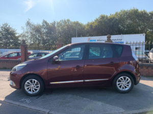 2015 Renault Scenic 1.5 Dci Energy Dynamique Tomtom Euro 5 (s/s) 5dr in Red — image 4