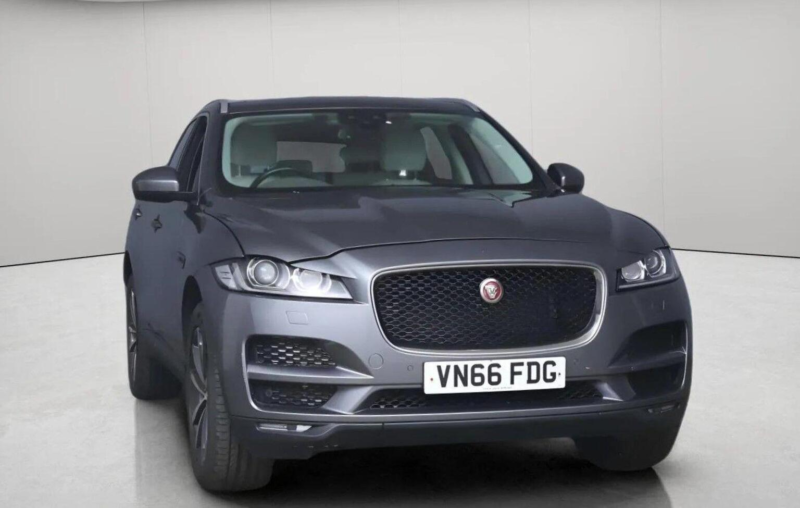2016 Jaguar F-Pace 2.0 D180 Portfolio Auto AWD Euro 6 (s/s) 5dr in Grey — image 1