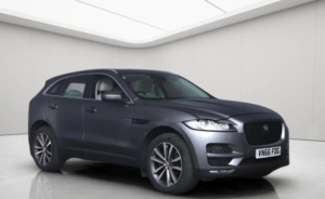 2016 Jaguar F-Pace 2.0 D180 Portfolio Auto AWD Euro 6 (s/s) 5dr in Grey — image 3