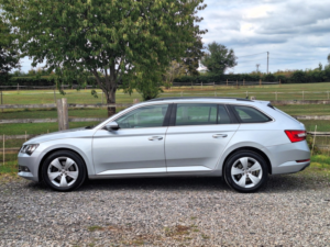 2016 Skoda Superb 2.0 Tdi Se in Silver — image 2