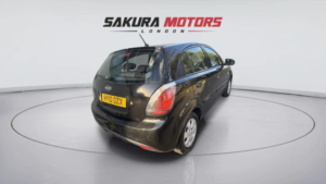 2010 Kia Rio 1.4 Strike 5dr in Black — image 5