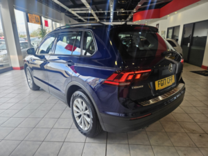 2017 Volkswagen Tiguan 1.4 Tsi Bluemotion Tech S in Blue — image 5