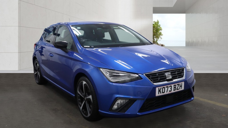 2024 SEAT Ibiza 1.0 Tsi Fr Sport in Blue — image 1