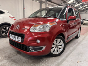 2012 Citroen C3 Picasso 1.6 Hdi Exclusive in Red — image 2
