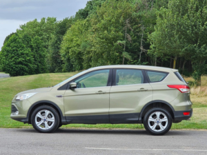 2014 Ford Kuga 2.0 Tdci Zetec 2WD Euro 5 5dr in Green — image 4