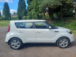 2016 Kia Soul 1.6 Crdi Connect Plus in White — image 3