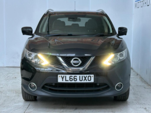 2017 Nissan Qashqai 1.2 Dig-T Tekna 2WD Euro 6 (s/s) 5dr in Black — image 2