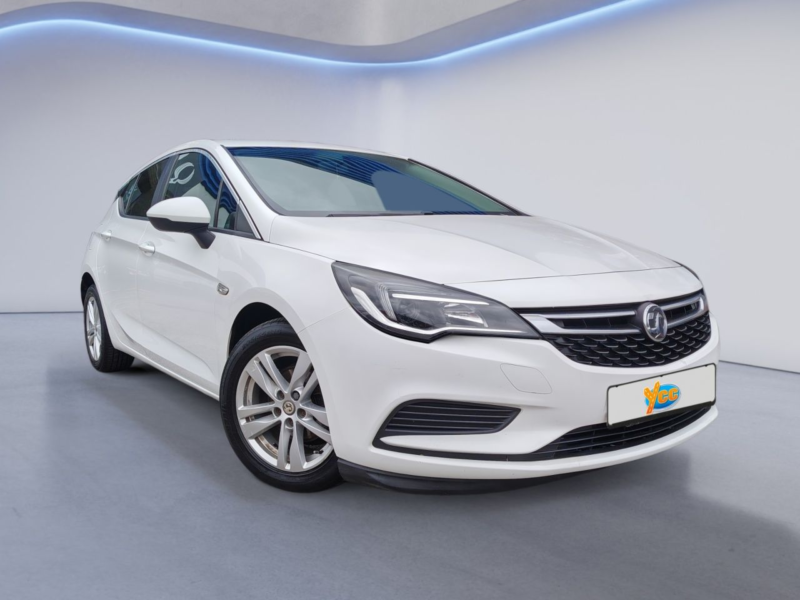 2017 Vauxhall Astra 1.6 Cdti Ecoflex Design Hatchback 5dr Diesel Manual Euro 6 (s/s) (110 Ps) in White — image 1