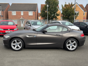 2009 BMW Z4 2.5 23i Convertible 2dr Petrol Manual Sdrive Euro 5 (204 Ps) in Brown — image 5