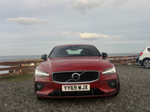 2020 Volvo S60 2.0 R-Design Plus T5 in Red — image 2