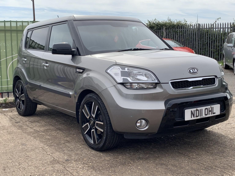 2011 Kia Soul 1.6 Crdi Tempest in Silver — image 1