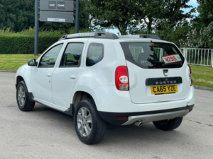 2016 Dacia Duster 1.5 Dci Laureate 4WD Euro 6 (s/s) 5dr in White — image 5