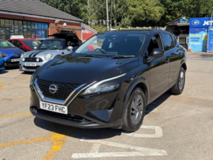 2023 Nissan Qashqai 1.3 Dig-T Mhev Acenta Premium Xtron Euro 6 (s/s) 5dr in Black — image 3