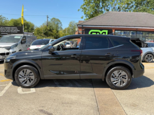 2023 Nissan Qashqai 1.3 Dig-T Mhev Acenta Premium Xtron Euro 6 (s/s) 5dr in Black — image 6