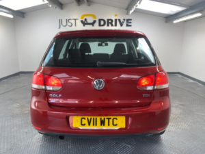 2011 Volkswagen Golf 1.6 Tdi Match Hatchback 5dr Diesel Manual Euro 5 (105 Ps) in Red — image 4