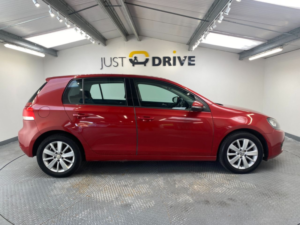 2011 Volkswagen Golf 1.6 Tdi Match Hatchback 5dr Diesel Manual Euro 5 (105 Ps) in Red — image 6