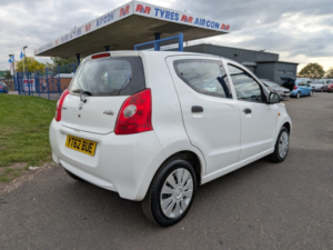 2012 Suzuki Alto 1.0 12v Sz in White — image 4