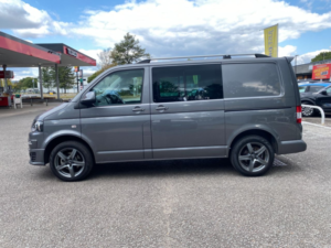 2015 Volkswagen Transporter 2.0 Tdi T30 Highline Kombi 4dr Diesel Manual L1 H1 (198 G/km, 138.08 Bhp) in Grey — image 2