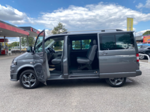 2015 Volkswagen Transporter 2.0 Tdi T30 Highline Kombi 4dr Diesel Manual L1 H1 (198 G/km, 138.08 Bhp) in Grey — image 3