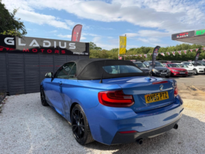 2015 BMW 2 Series 3.0 M235i Auto Euro 6 (s/s) 2dr in Blue — image 4