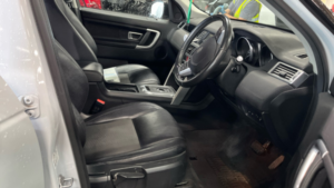 2018 Land Rover Discovery Sport Td4 Se Tech in White — image 3