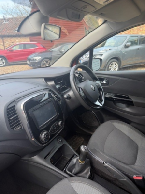 2015 Renault Captur 1.5 Dynamique S Nav Dci 90 in Orange — image 5