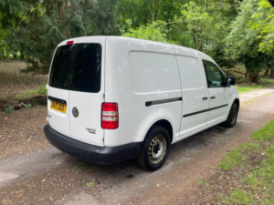2017 Volkswagen Caddy Maxi 1.6 Tdi Bluemotion Tech C20 Maxi Startline Fwd 5dr in White — image 4