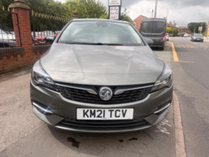 2021 Vauxhall Astra 1.2 Turbo Griffin Edition Euro 6 (s/s) 5dr in Grey — image 4