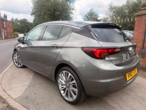 2021 Vauxhall Astra 1.2 Turbo Griffin Edition Euro 6 (s/s) 5dr in Grey — image 5