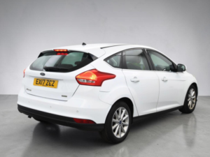 2017 Ford Focus 1.0t Ecoboost Titanium Auto Euro 6 (s/s) 5dr in White — image 3