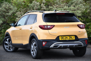 2024 Kia Stonic 1.0 T-Gdi Gt-Line SUV 5dr Petrol Dct Euro 6 (s/s) (98 Bhp) in Yellow — image 3