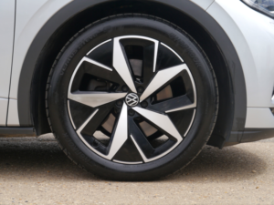 2022 Volkswagen Id.4 77kwh Gtx SUV 5dr Electric Auto 4motion (299 Ps) in Silver — image 6