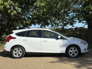 2011 Ford Focus 1.6 Edge in White — image 4