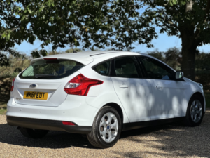 2011 Ford Focus 1.6 Edge in White — image 5
