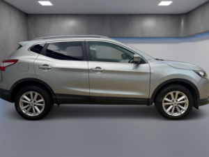 2017 Nissan Qashqai 1.2 Dig-T Tekna in Silver — image 4