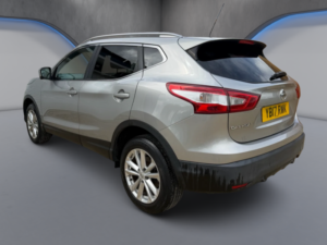 2017 Nissan Qashqai 1.2 Dig-T Tekna in Silver — image 5
