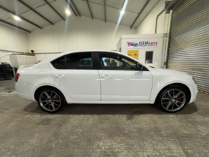 2015 Skoda Octavia 2.0 Tfsi Vrs in White — image 4