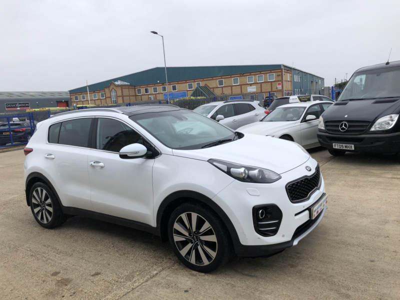 2017 Kia Sportage 1.7 Crdi 4 in White — image 1