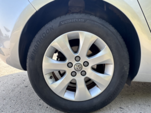 2015 Vauxhall Astra 1.4 I Design in Silver — image 4