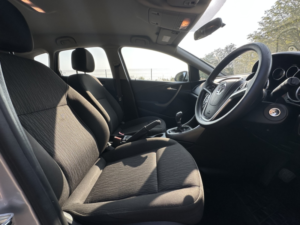2015 Vauxhall Astra 1.4 I Design in Silver — image 6