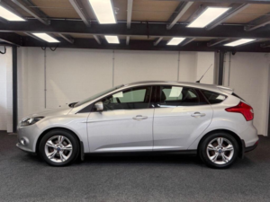 2012 Ford Focus 1.6 Zetec Powershift Euro 5 5dr — image 3