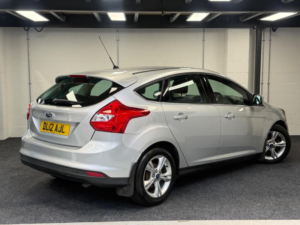 2012 Ford Focus 1.6 Zetec Powershift Euro 5 5dr — image 4
