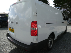 2022 Vauxhall Vivaro 1.5 Turbo D 2900 Dynamic Panel Van 6dr Diesel Manual L2 H1 Euro 6 (s/s) (100 Ps) in White — image 3